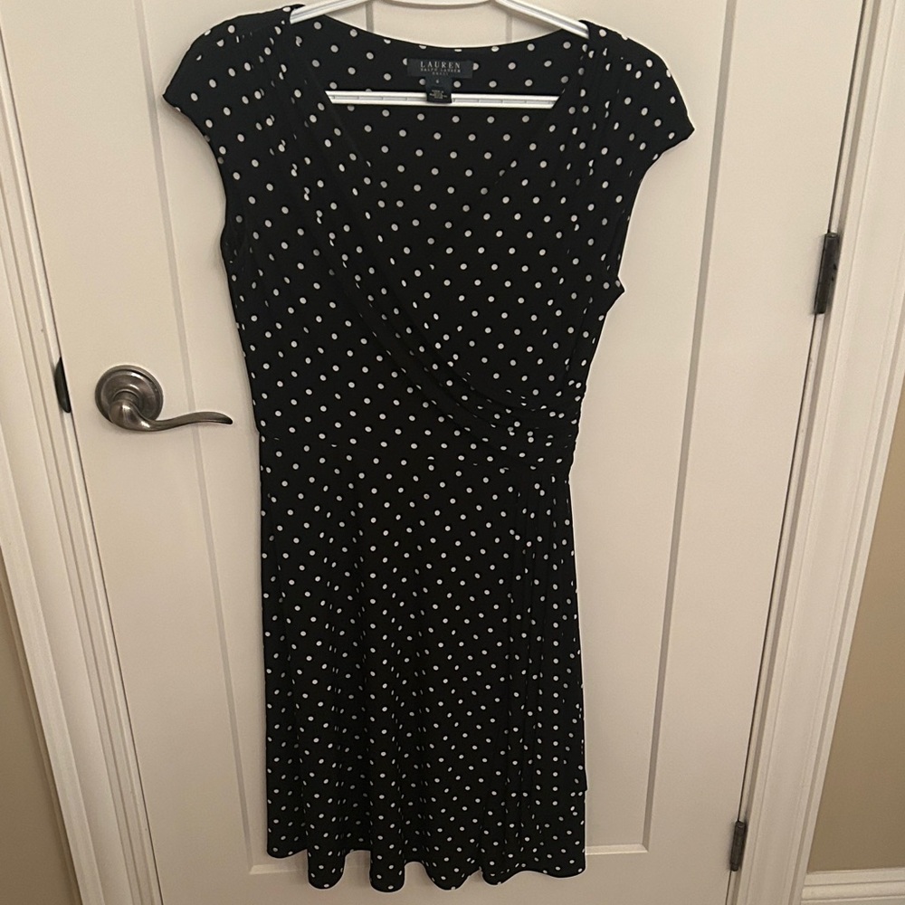 Very elegant & feminine Lauren Ralph Lauren Black and White Polka Dot Dress, Sz8